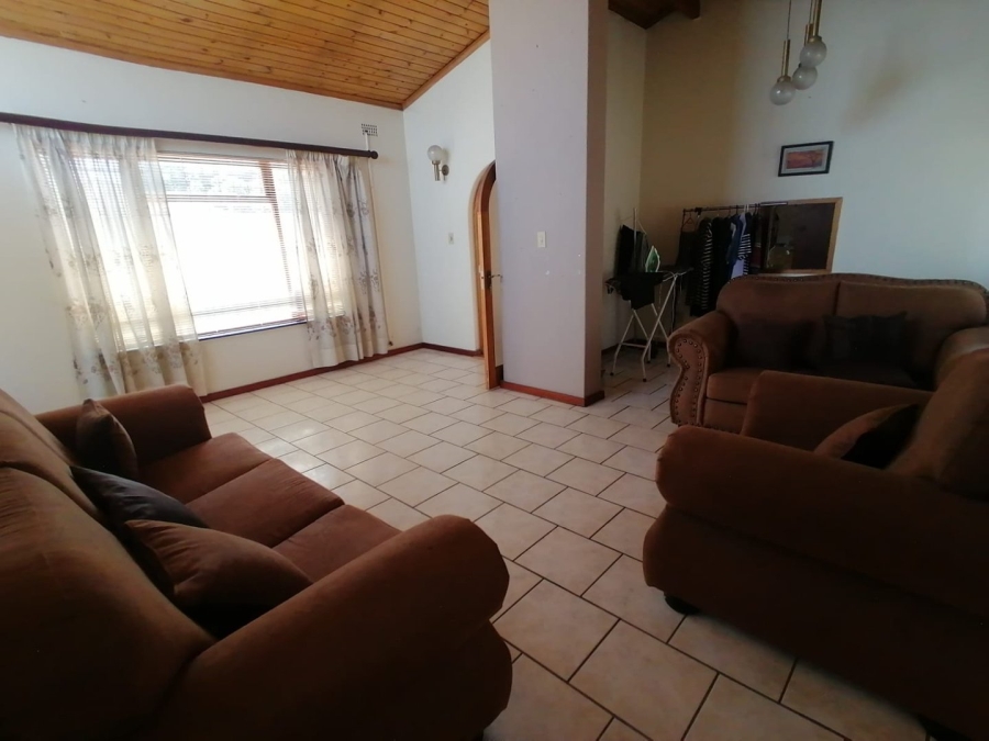 6 Bedroom Property for Sale in Eikendal Western Cape